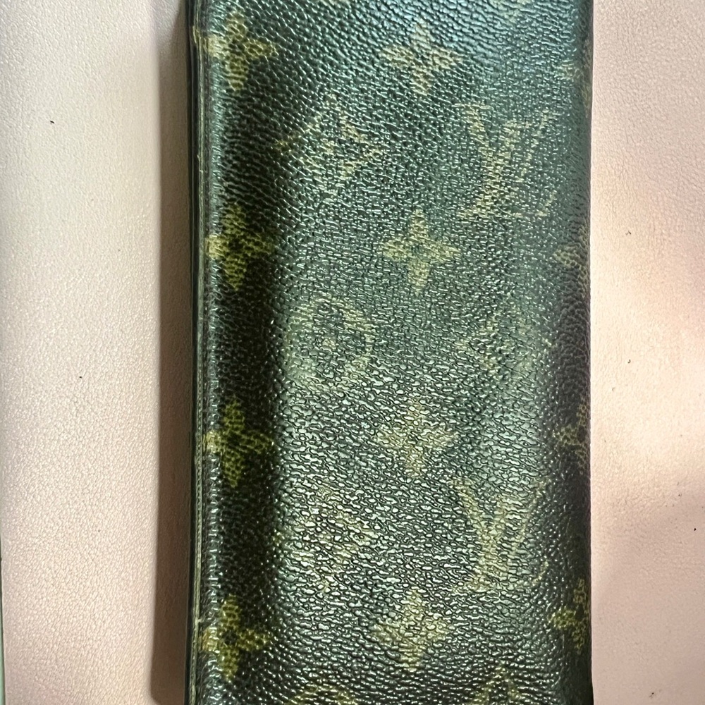 Louis Vuitton Authentic Monogram Long Wallet.